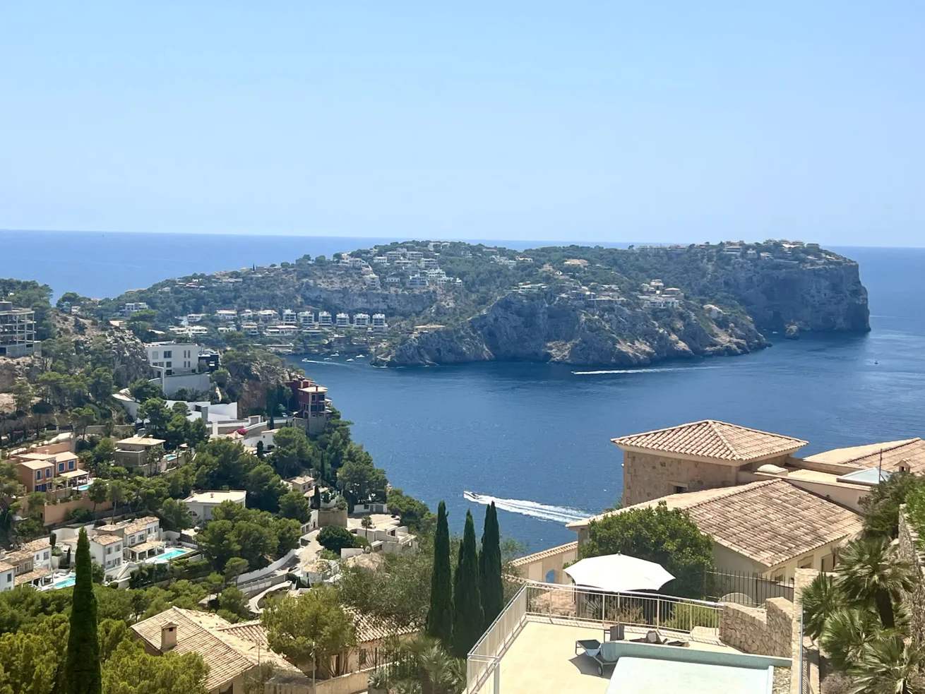 luxury-flat-with-sea-and-panoramic-views-01-2426-en-1689x1267